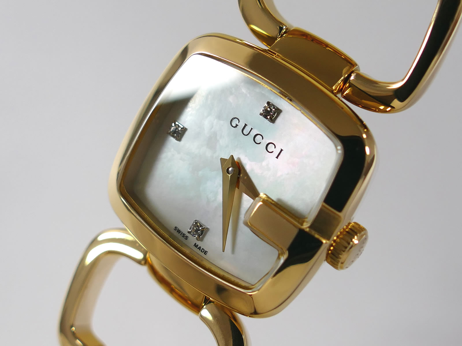 Gucci G Mother of Pearl Gold PVD 125.5 G-Gucci 3 Diamonds YA125513
