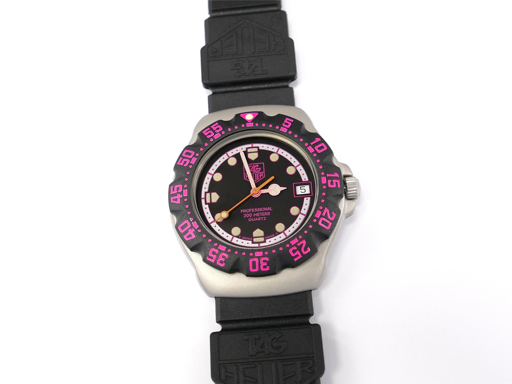 TAG Heuer Formula 1 Mid size WA1217 Black & Pink
