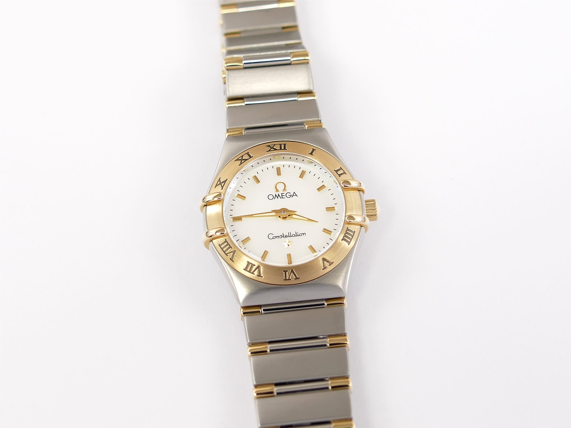 Omega Constellation 1362.70.00 White Mother of Pearl