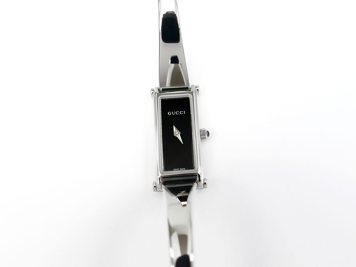Gucci 1500 L Black Rectangular Dial on Stainless Steel Bangle YA015516 Quartz