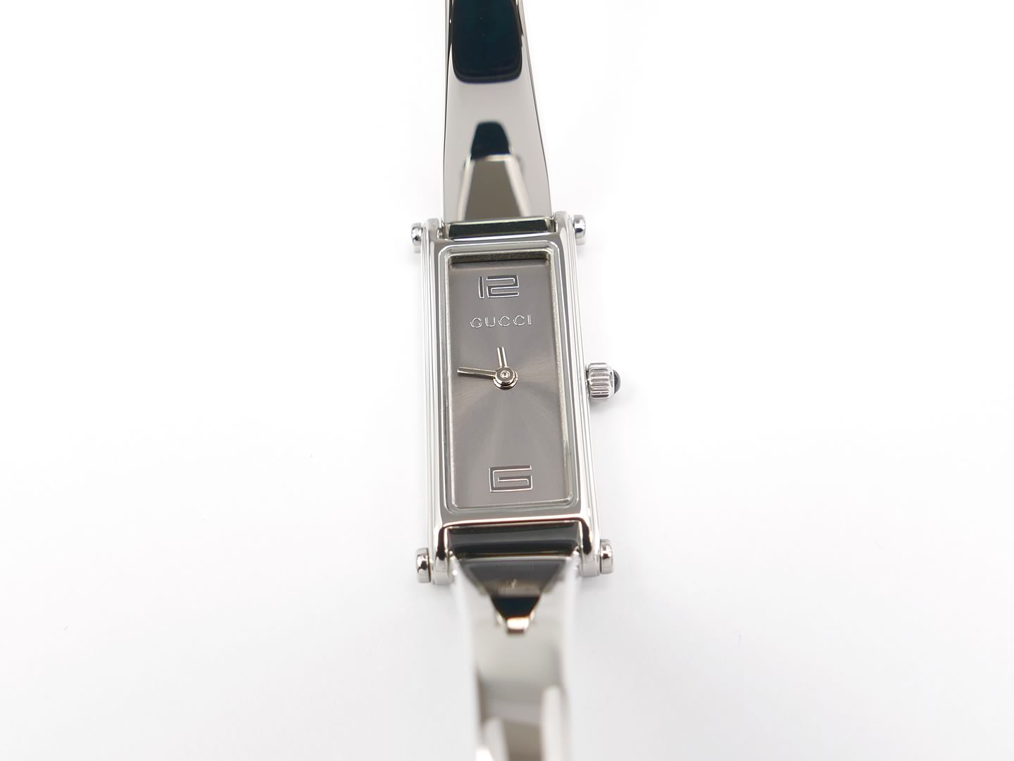 Gucci 1500 L Grey Dial on Stainless Steel Bangle