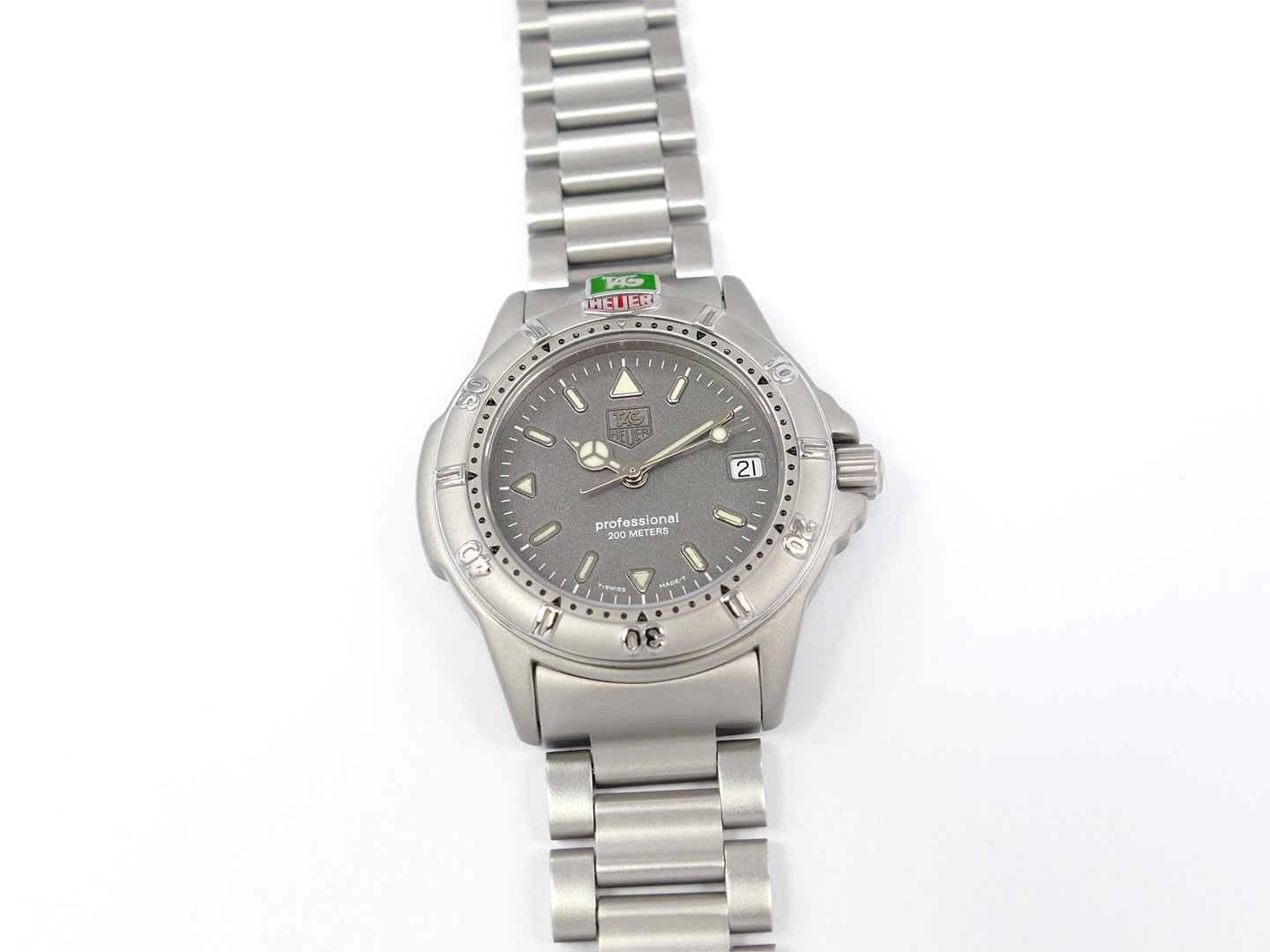 TAG Heuer 4000 Grey Dial WF1211-K0 Mid Size Date Quartz