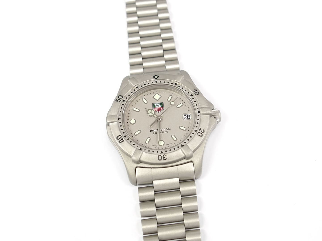 TAG Heuer 2000 Classic Silver / Grey 962.213R