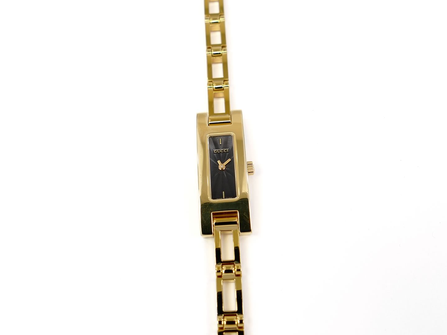 Gucci 3900L Black Dial on 18k Gold Bracelet