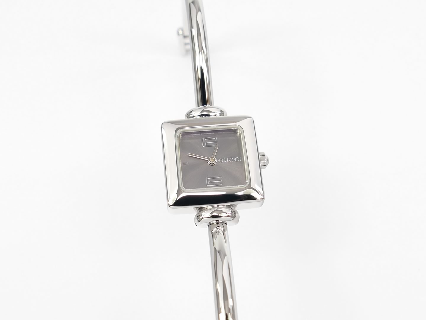 Gucci 1900L Grey Dial with Arabic 12 & 6