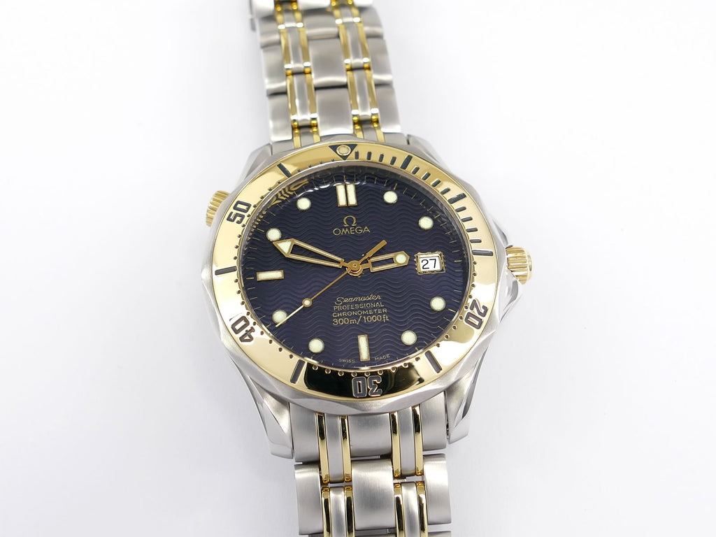 Omega Seamaster James Bond style 2332.80.00 Full Size 18k Gold