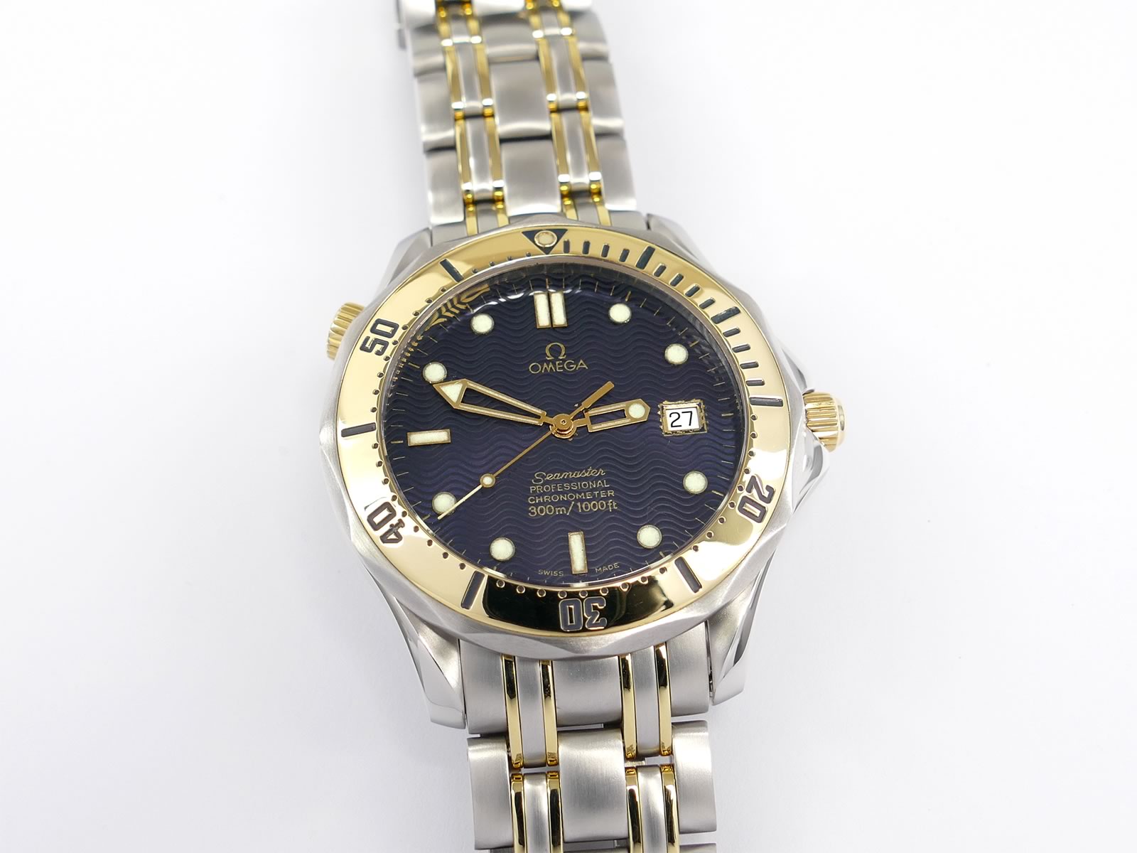 Omega Seamaster James Bond style 2332.80.00 Full Size 18k Gold