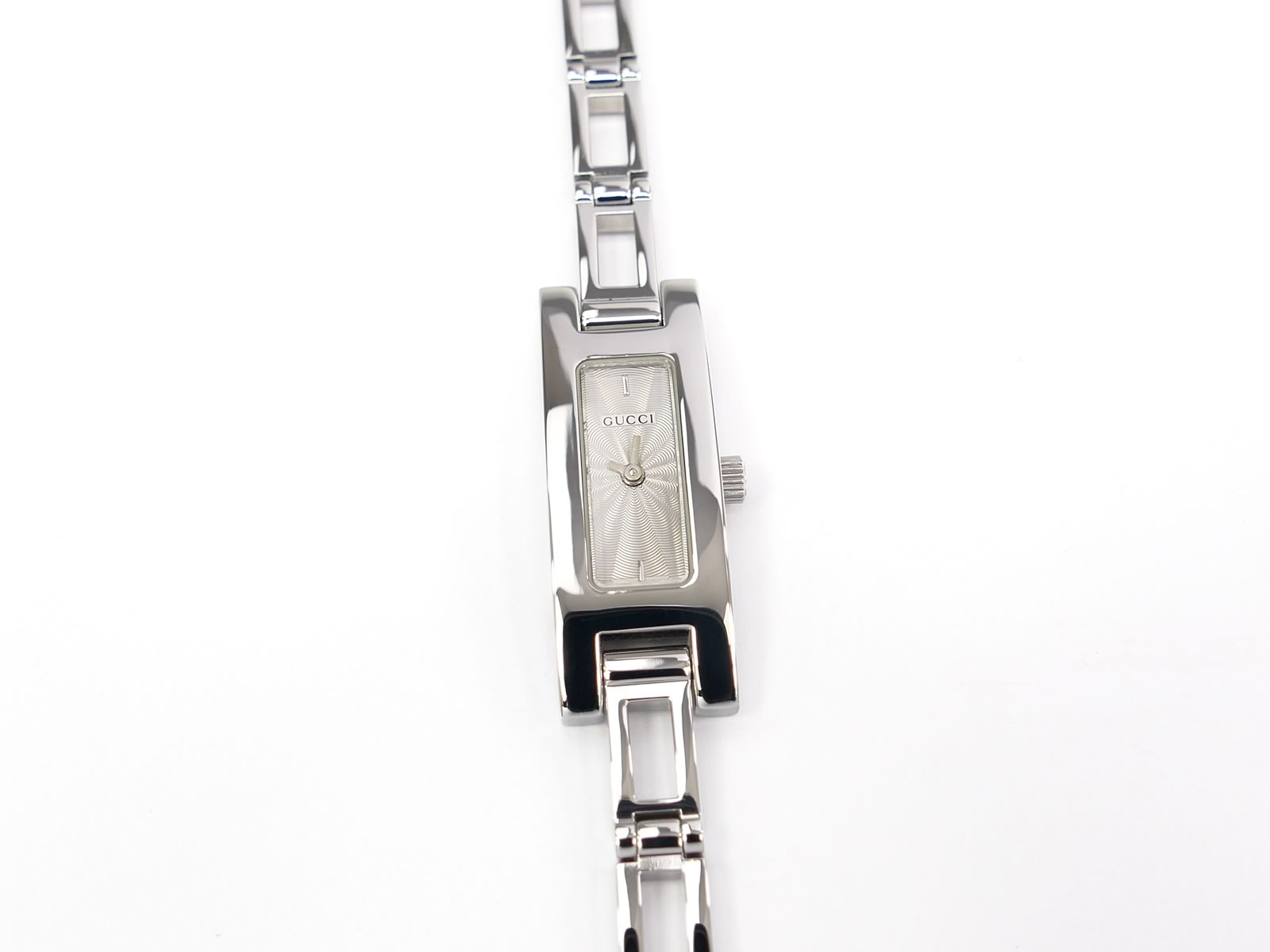 Gucci 3900L Silver Sunburst Rectangular Dial 