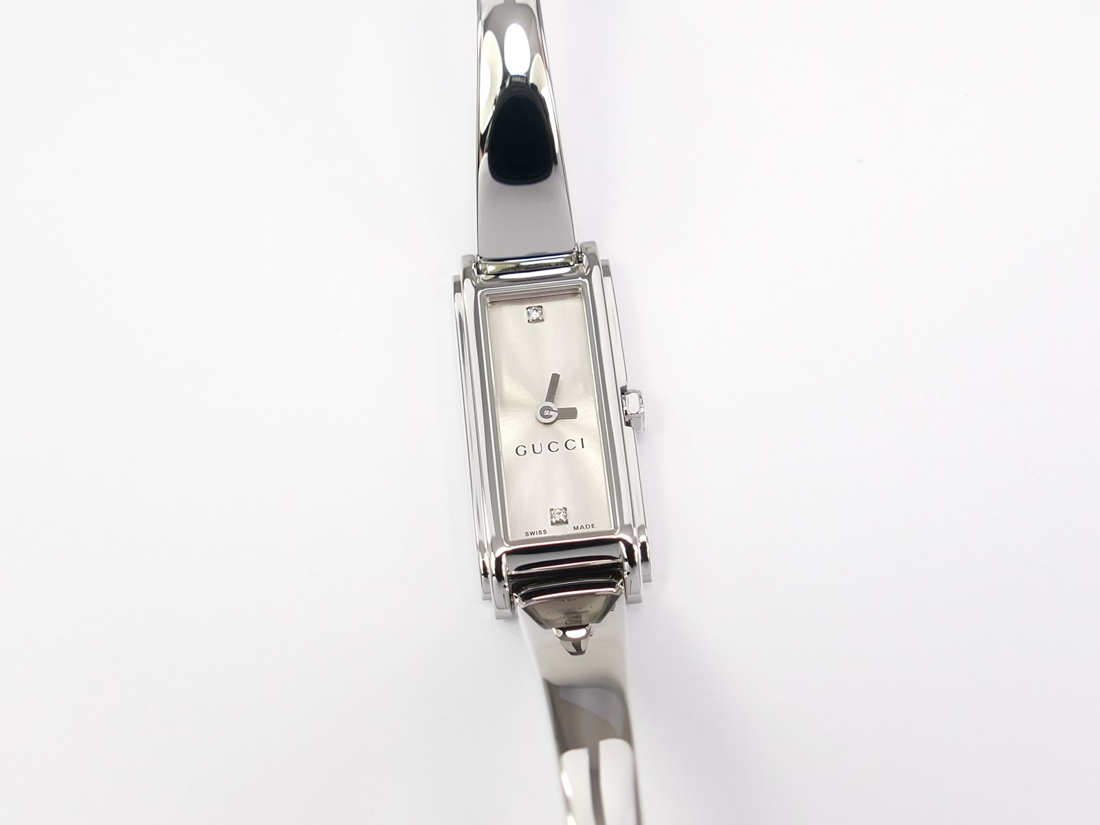 Gucci G-Line 109 Silver Dial with 2 Diamonds YA109519