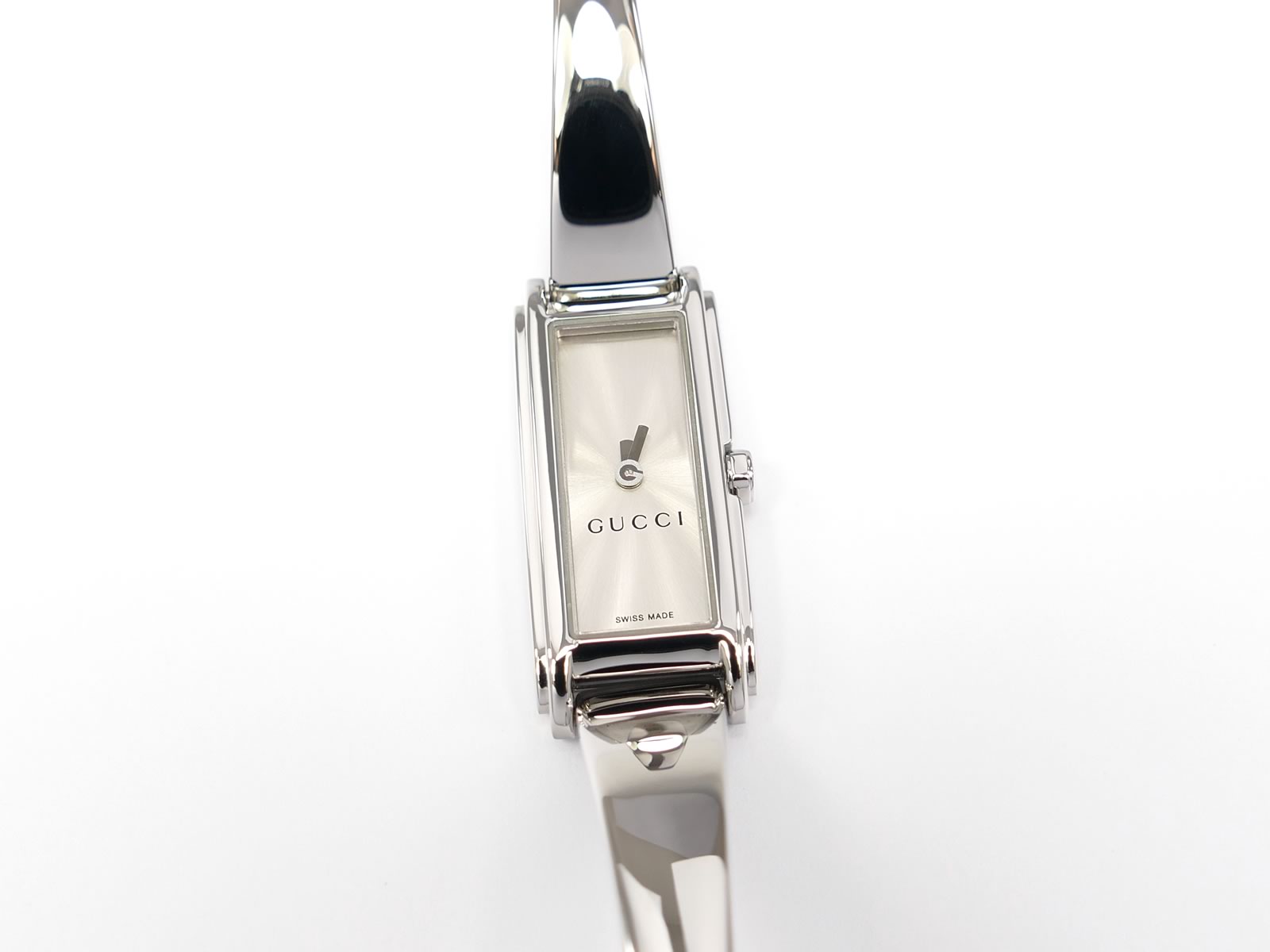 Gucci G-Line 109 Silver Sunburst Dial YA109523