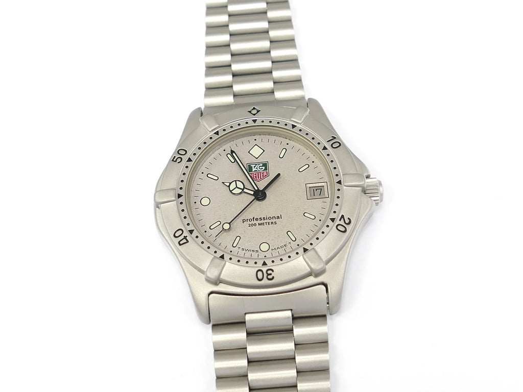 TAG Heuer 2000 Professional Classic Silver / Grey Dial 962.206-2