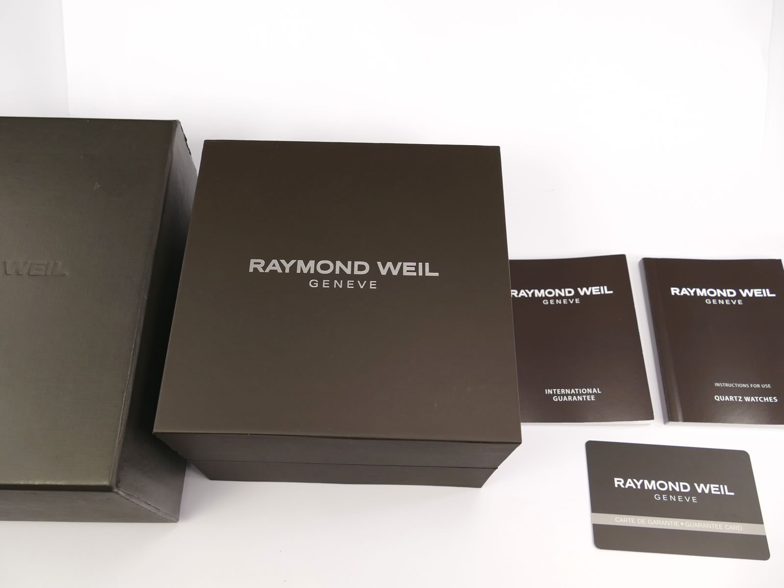 Raymond Weil Noemia 5132 Box and papers