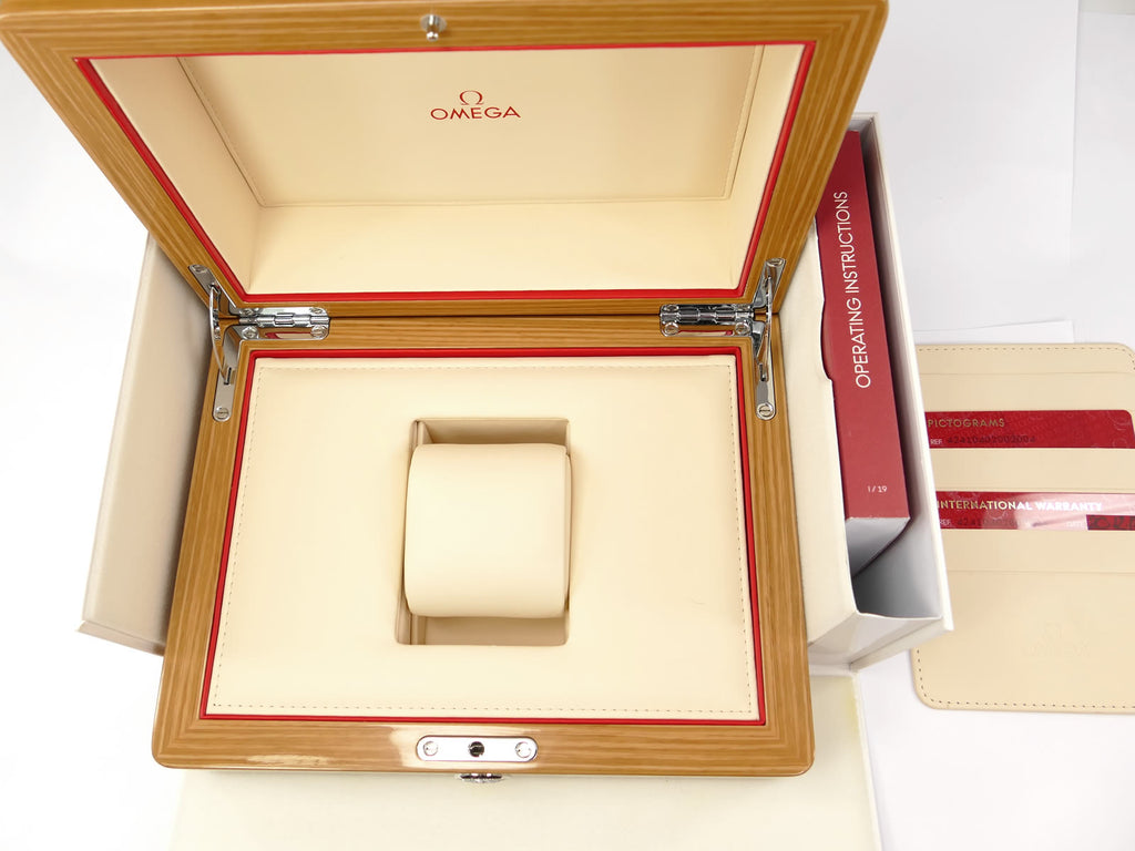 Omega De Ville Prestige 424.10.40.20.02.004 wooden box and papers