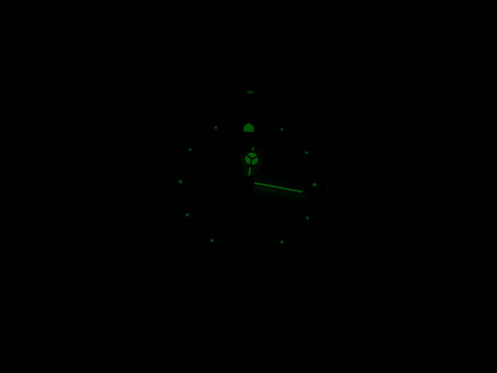 TAG Heuer 6000 CH5110.BA0675 night time luminosity