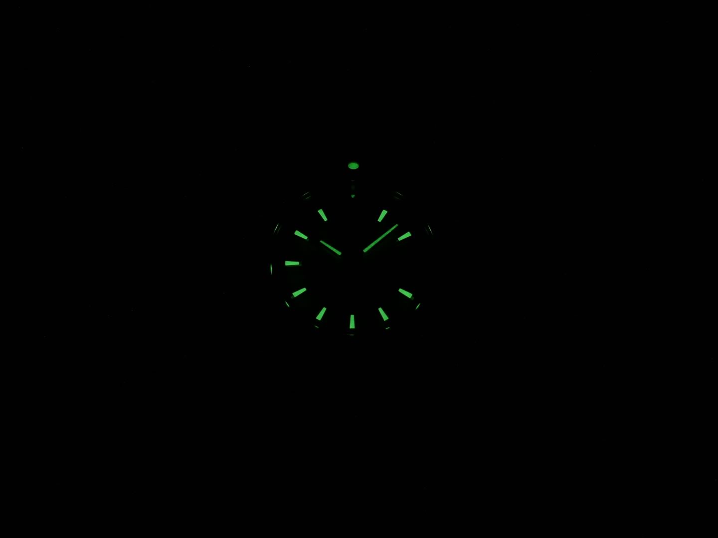 TAG Heuer Aquaracer WAF1417.BA0812 night time luminosity