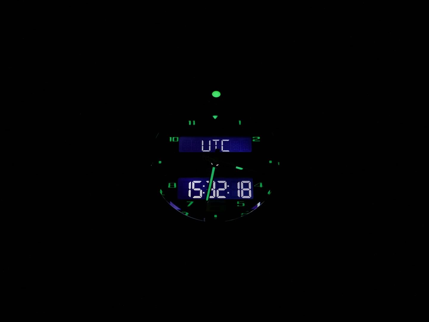 Breitling Exospace B55 white back light and luminosity