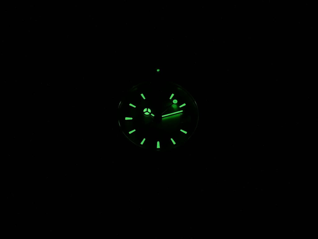 TAG Heuer 2000 Classic Silver Dial WK1312.BA0313 night time luminosity