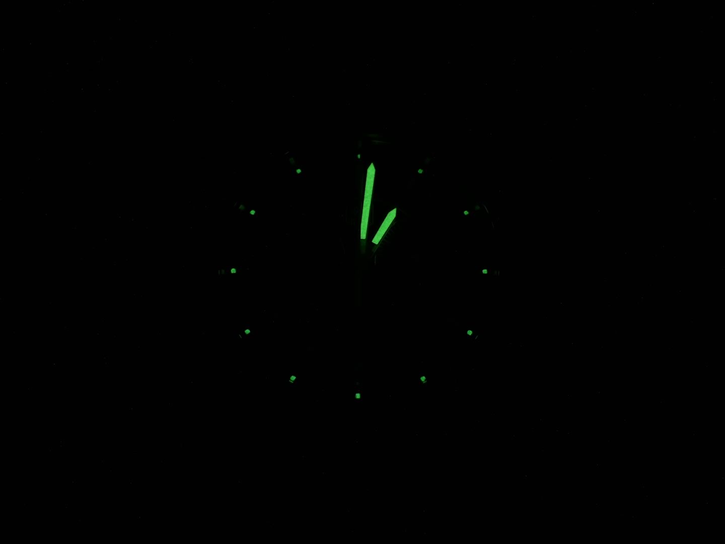 TAG Heuer Formula 1 CAH1210.BA0862 night time luminosity