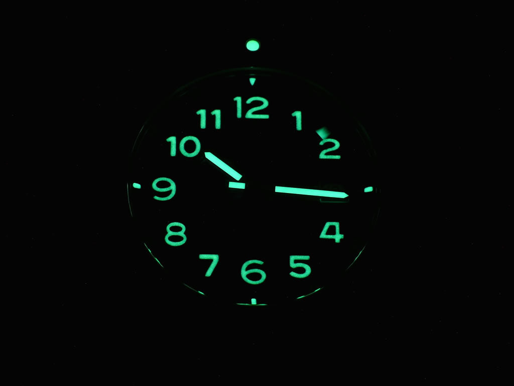 Breitling Superocean II 44 A17392 night time luminosity