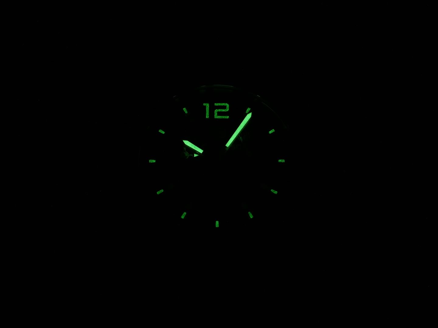 TAG Heuer Formula 1 WAU111A.BA0858 night time luminosity
