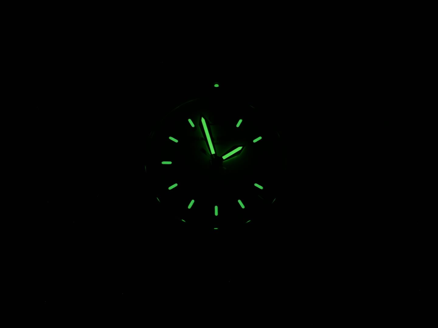 Baume & Mercier Capeland 65420 night time luminosity