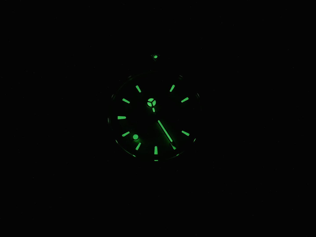 TAG Heuer 2000 WK1312.BA0313 night time luminosity