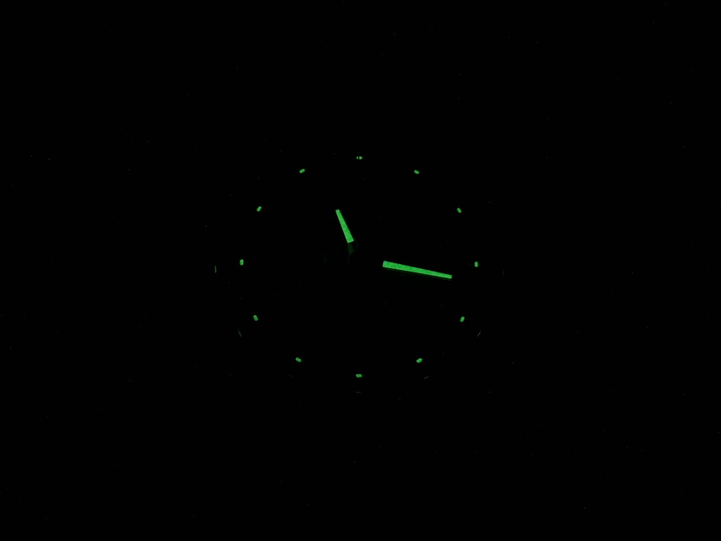 TAG Heuer Link CJF2110.BA0576 night time luminosity