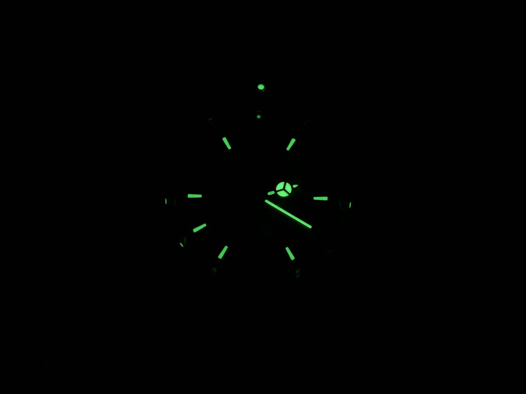 TAG Heuer 2000 Chronograph CK1113.BA0328 night time luminosity