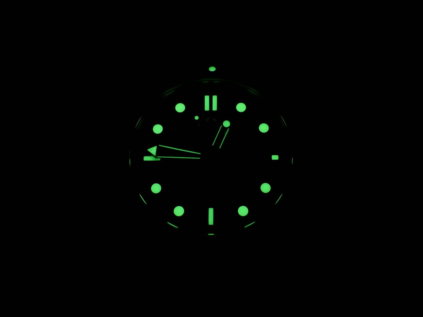Omega Seamaster night time luminosity 2221.80.00