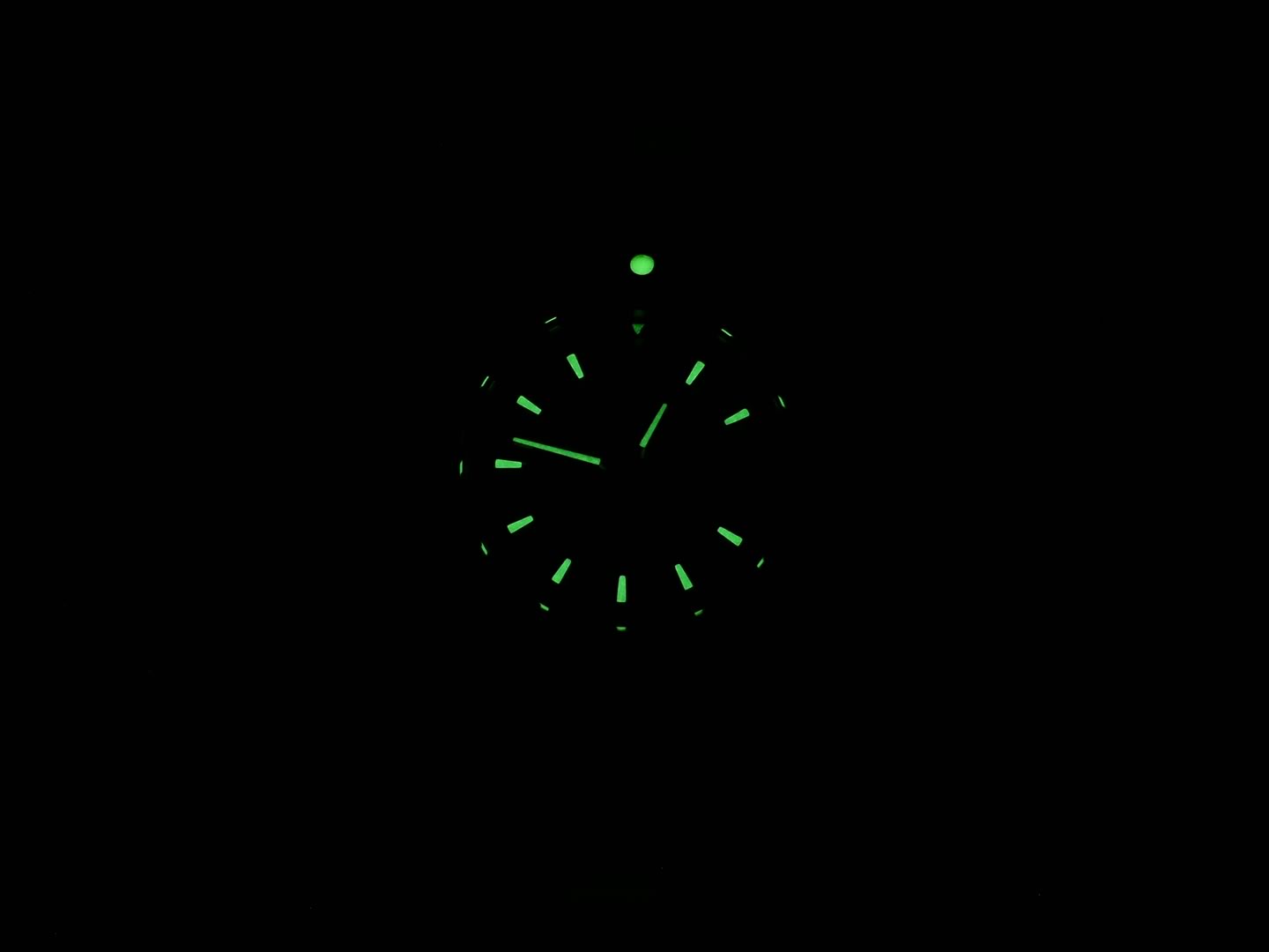 TAG Heuer Aquaracer WAF1410.BA0823 night time luminosity
