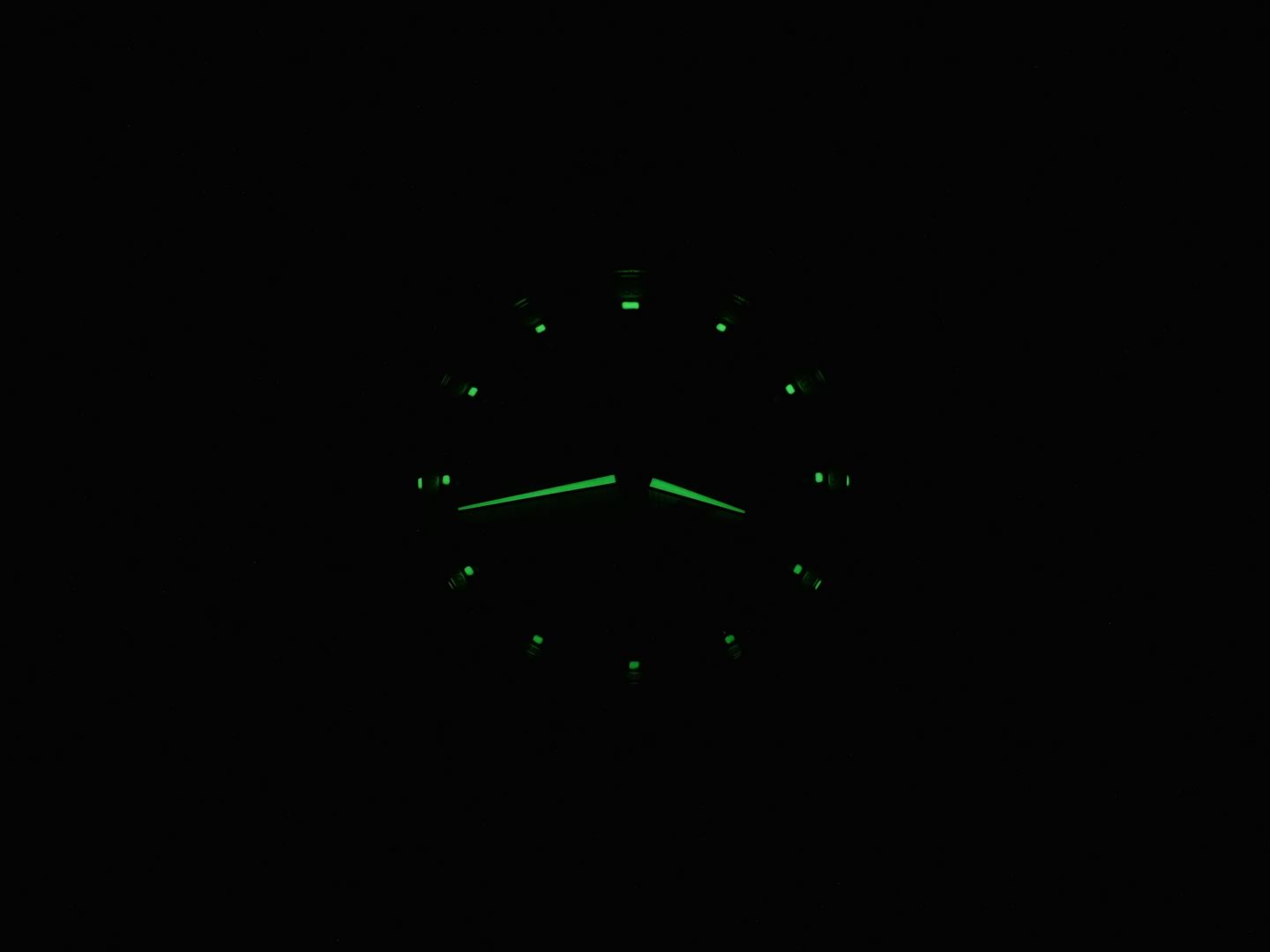 TAG Heuer Link Calibre S CAT7011.BA0952 night time luminosity
