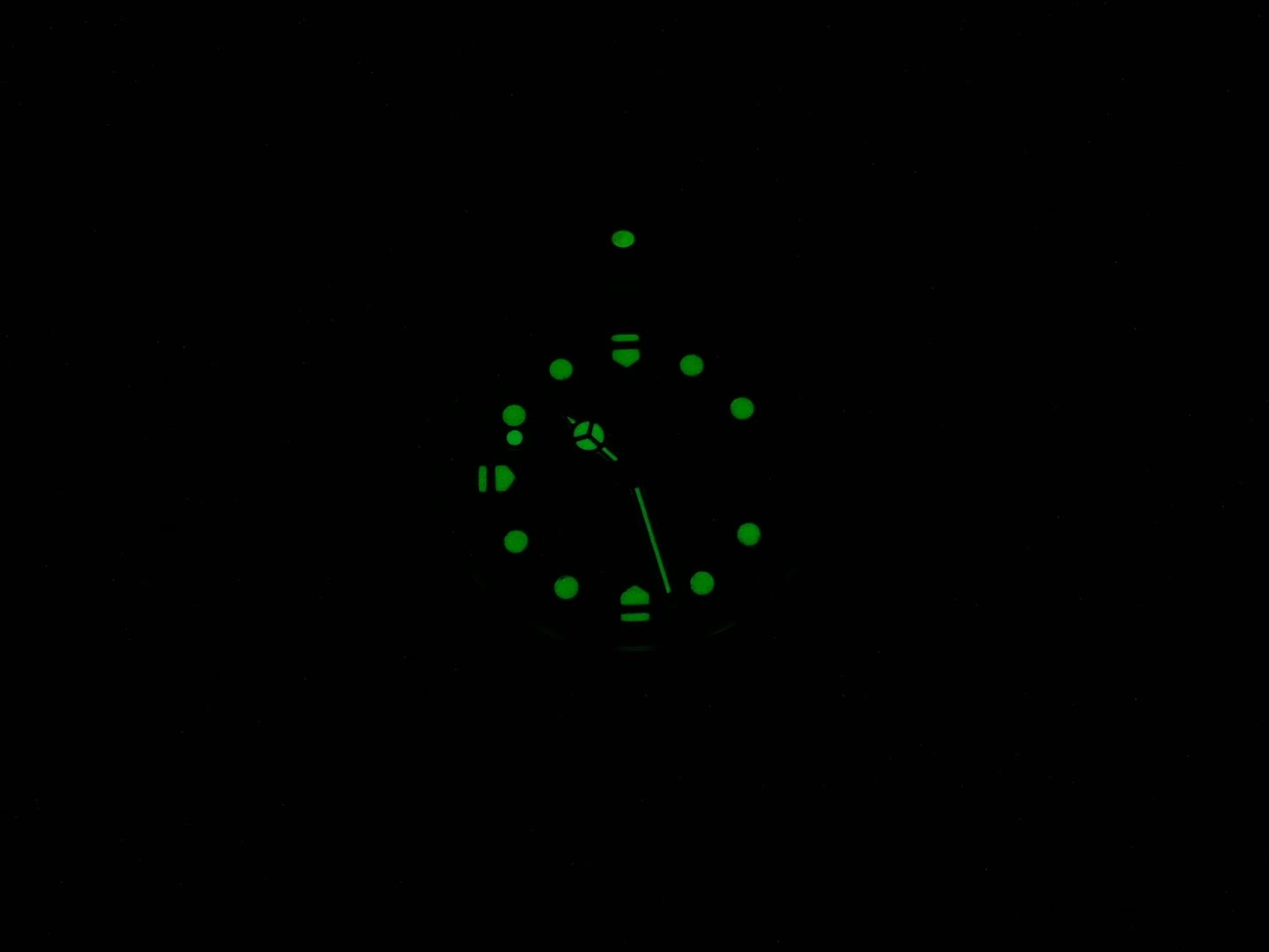 TAG Heuer Formula 1 WA1210 night time luminosity