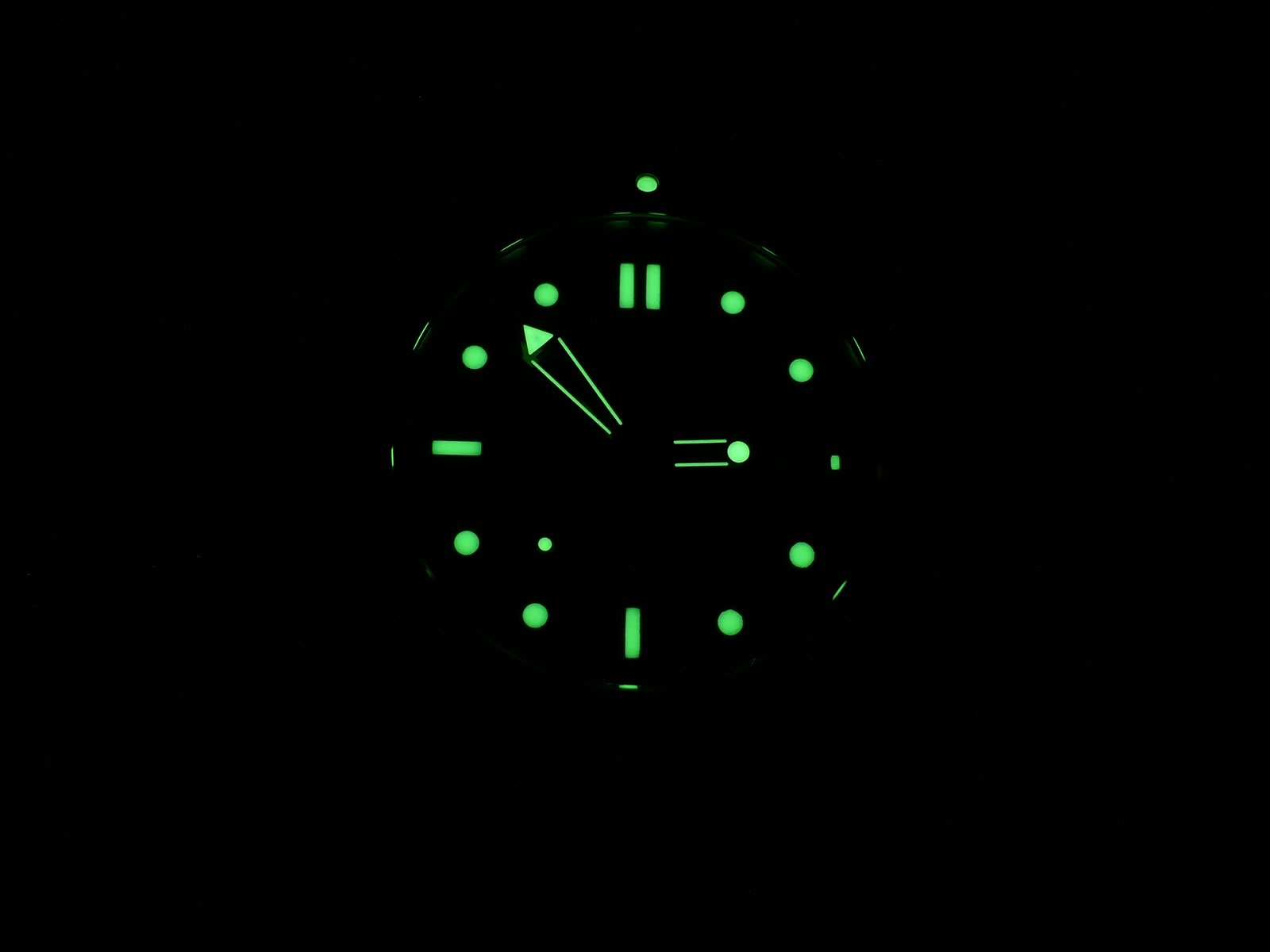 Omega Seamaster 2531.80.00 night time luminosity