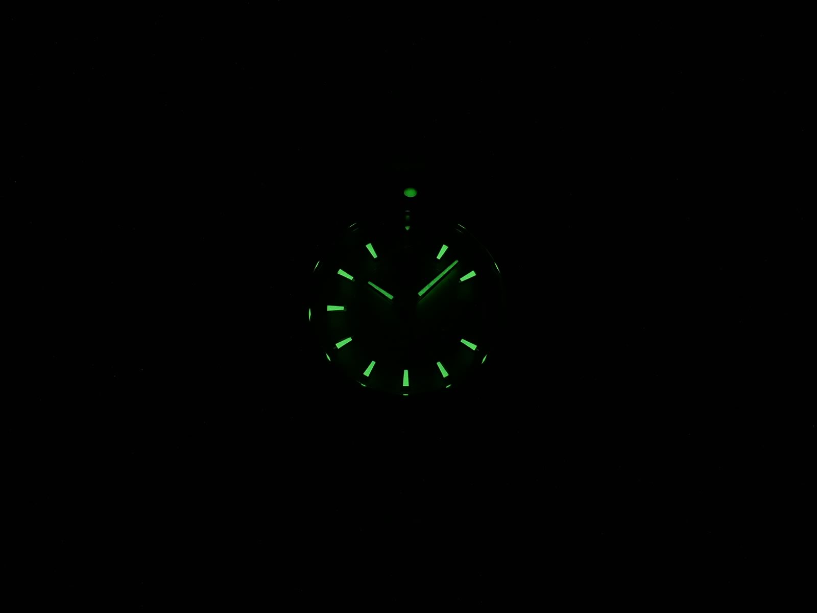 TAG Heuer Aquaracer WAF1412.BA0823 night time luminosity
