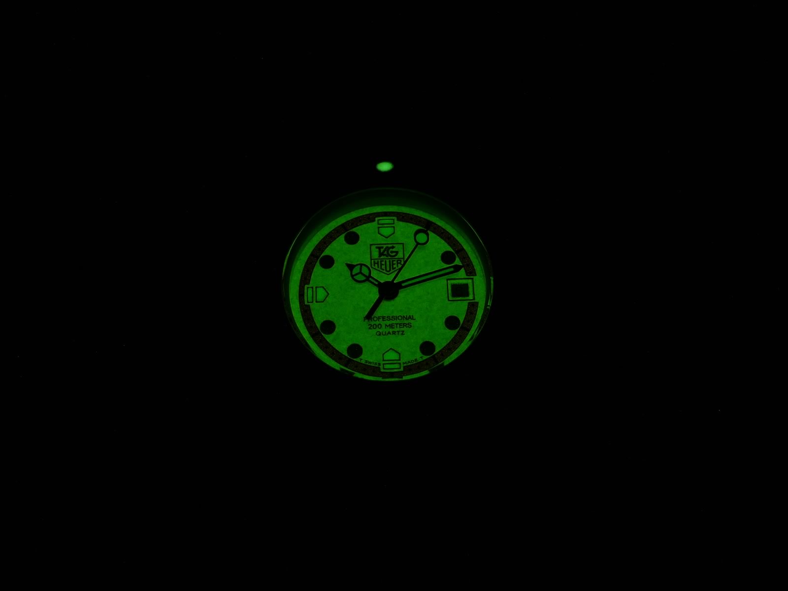 TAG Heuer Formula 1 Luminous Dial 371.508 night time luminosity