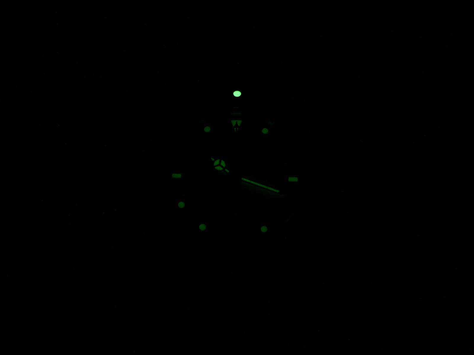 TAG Heuer Formula 1 Chronograph CA1212-R0 night time luminosity