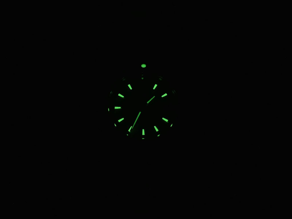 TAG Heuer Aquaracer WAF1414 night time luminosity
