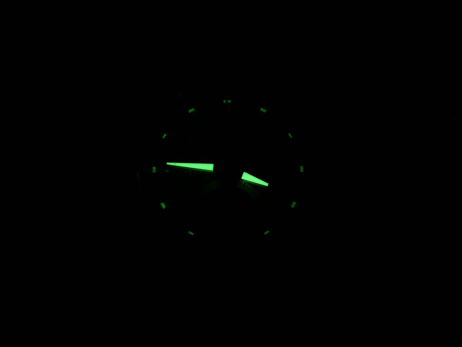 TAG Heuer Formula 1 Chronograph CAH1110.BA0850 night time luminosity
