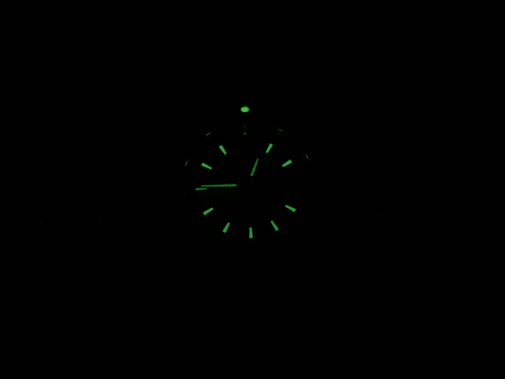 TAG Heuer Aquarace WAF1420 night time luminosity