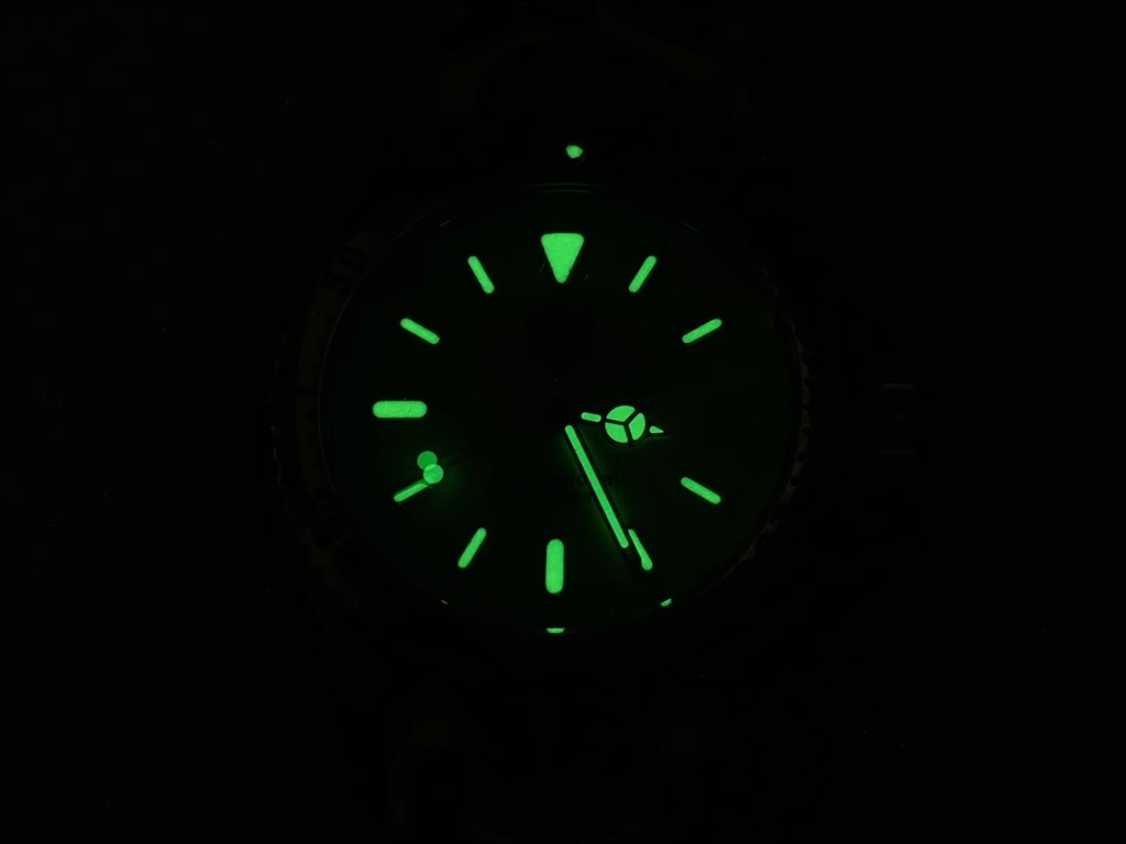 TAG Heuer SEL Series S99.013 hands and baton luminosity
