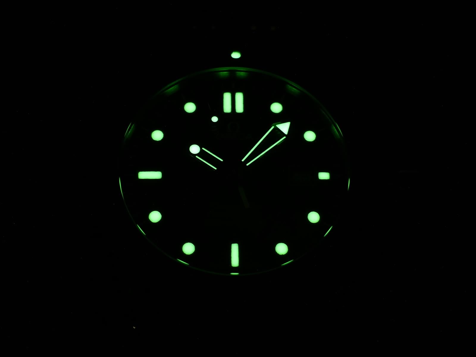 Omega Seamaster 2541.80.00 night time luminosity