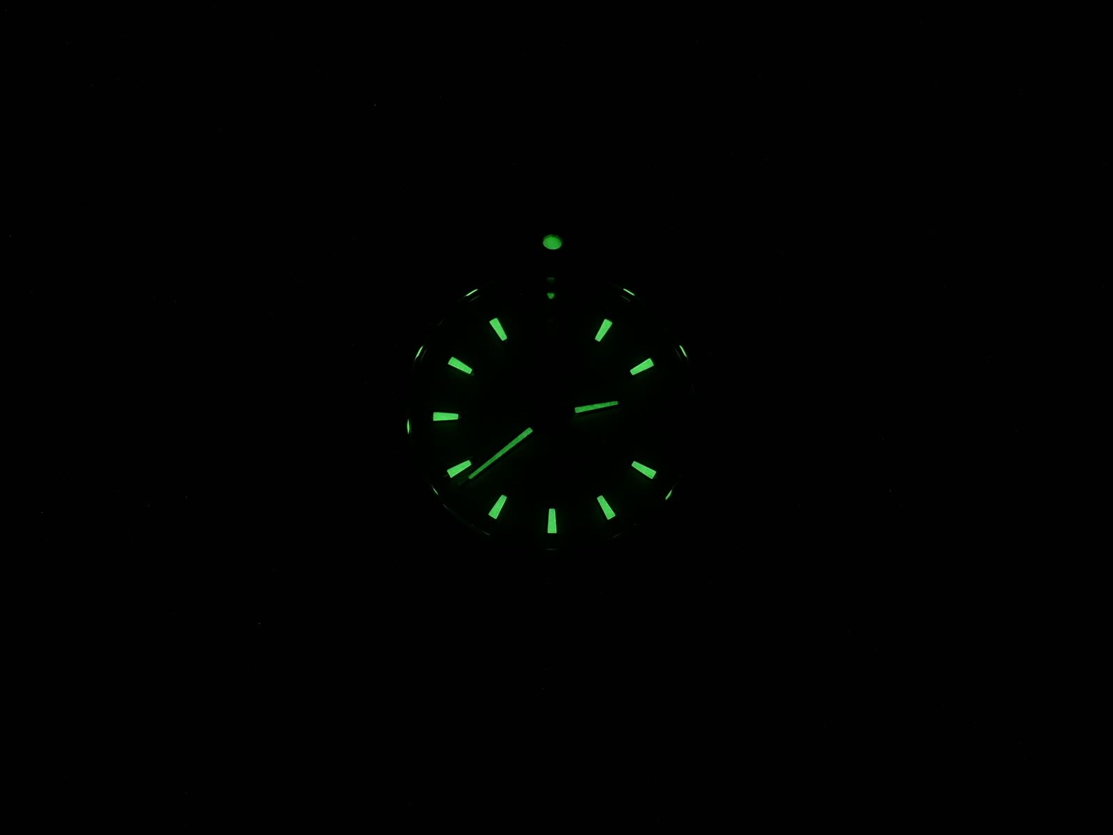 TAG Heuer Aquaracer WAF1414.BA0812 night time luminosity