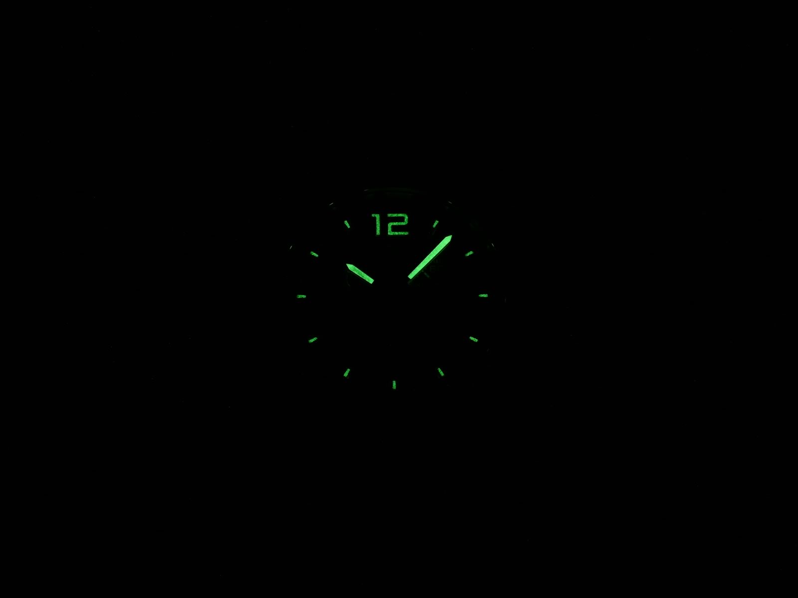 TAG Heuer Formula 1 CAU1110.FT6024 night time luminosity