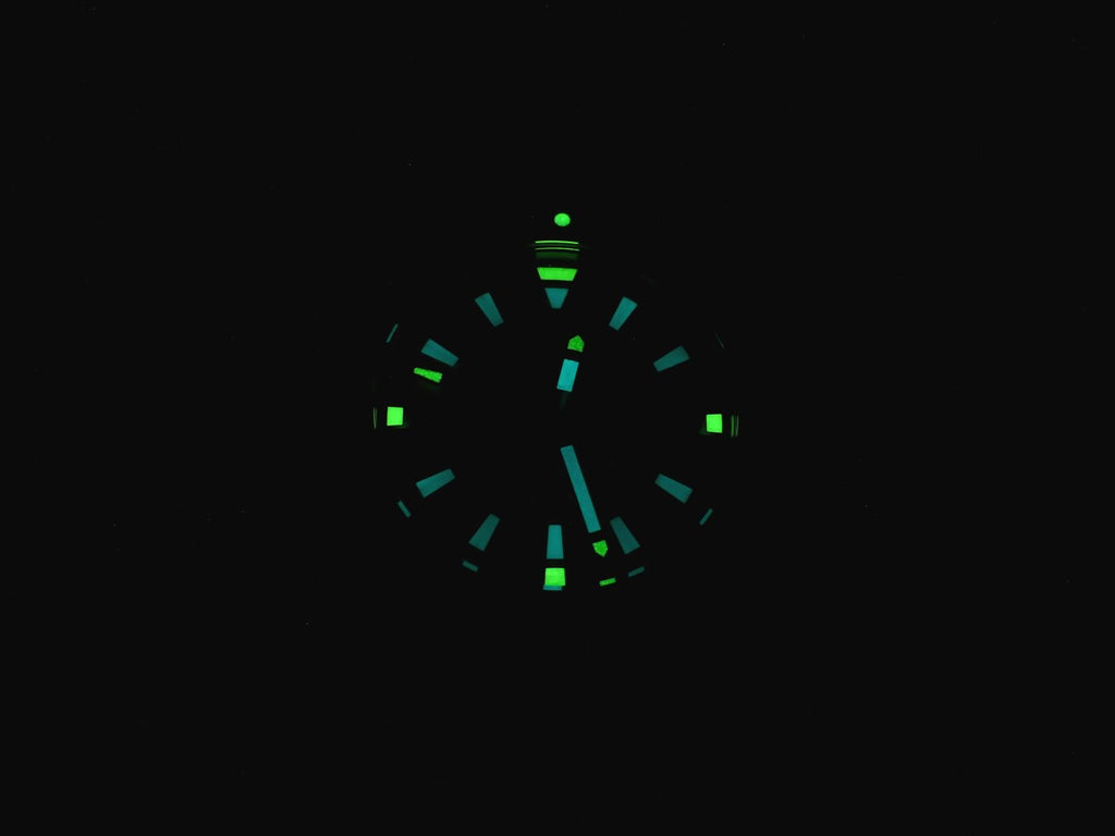 TAG Heuer Aquaracer WAY201D.BA0927 night time luminosity