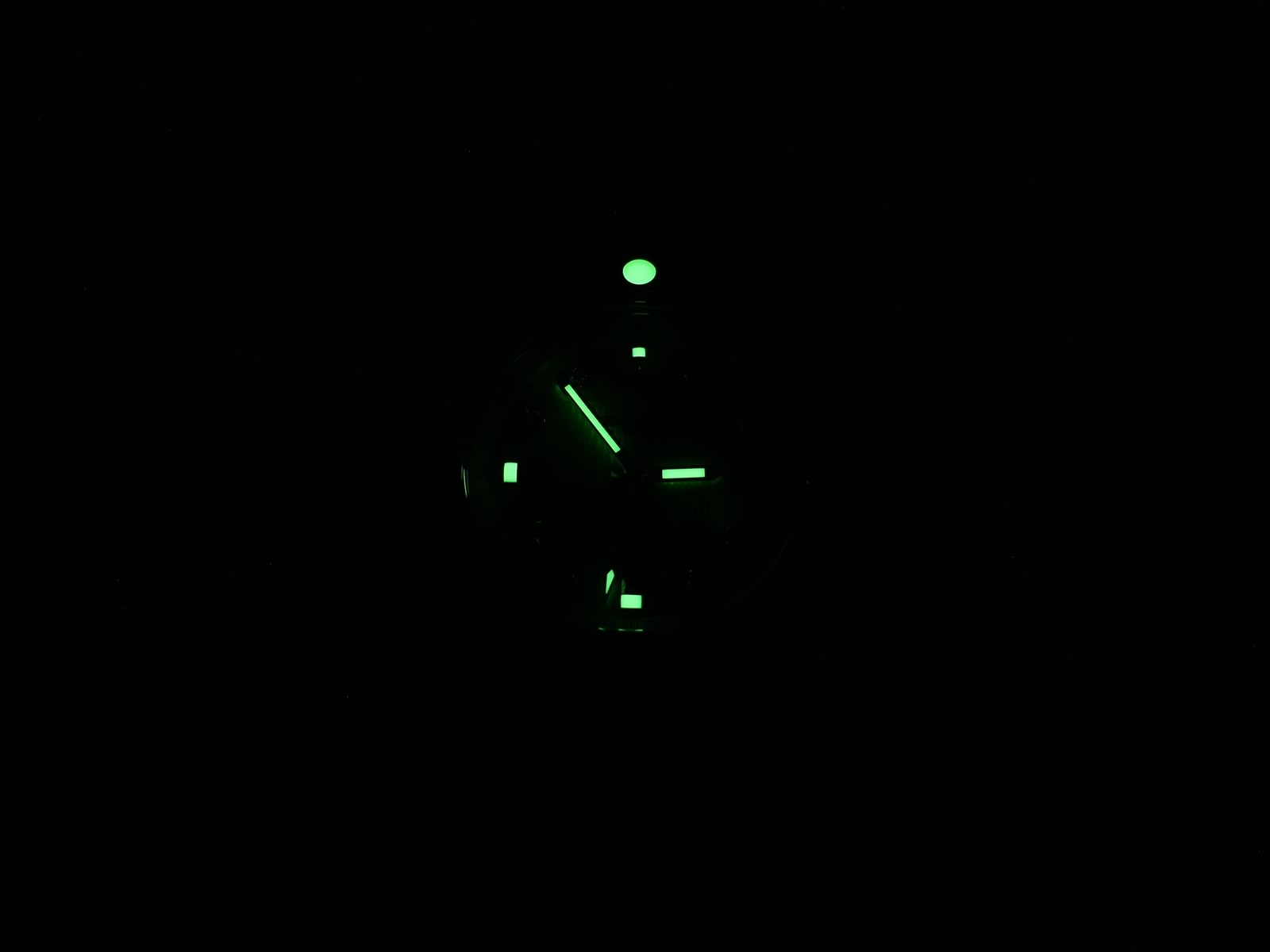 Breitling Galactic 32 Lady A71356L2/A708 night time luminosity