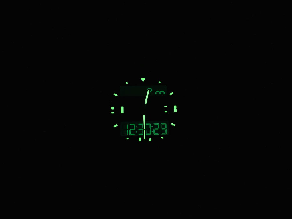 Breitling Airwolf 44 A78363 night time luminosity and backlight