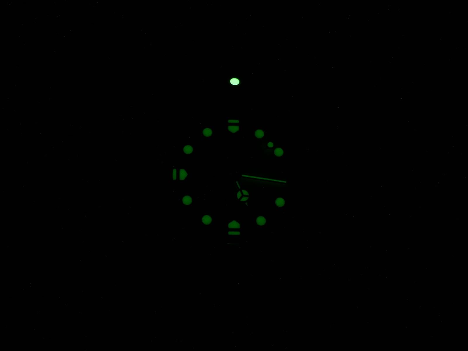 TAG Heuer Formula 1 WA1218 night time luminosity