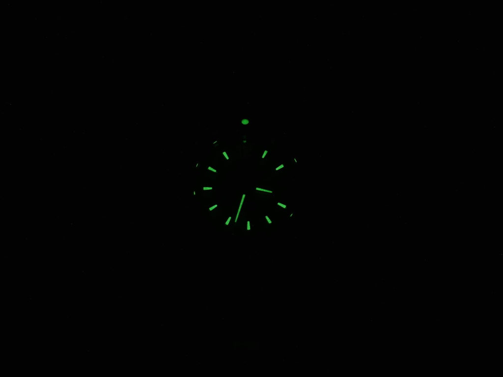 TAG Heuer Aquaracer WAF1418.BA0812 night time luminosity