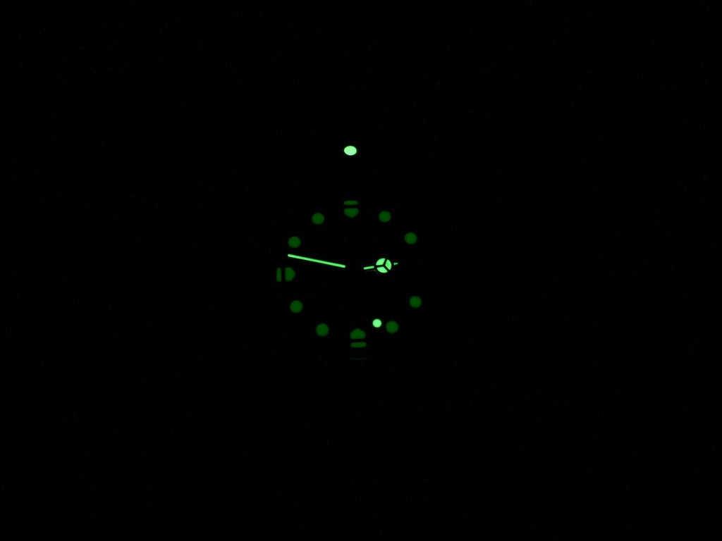 TAG Heuer Formula 1 375.513 night time luminosity