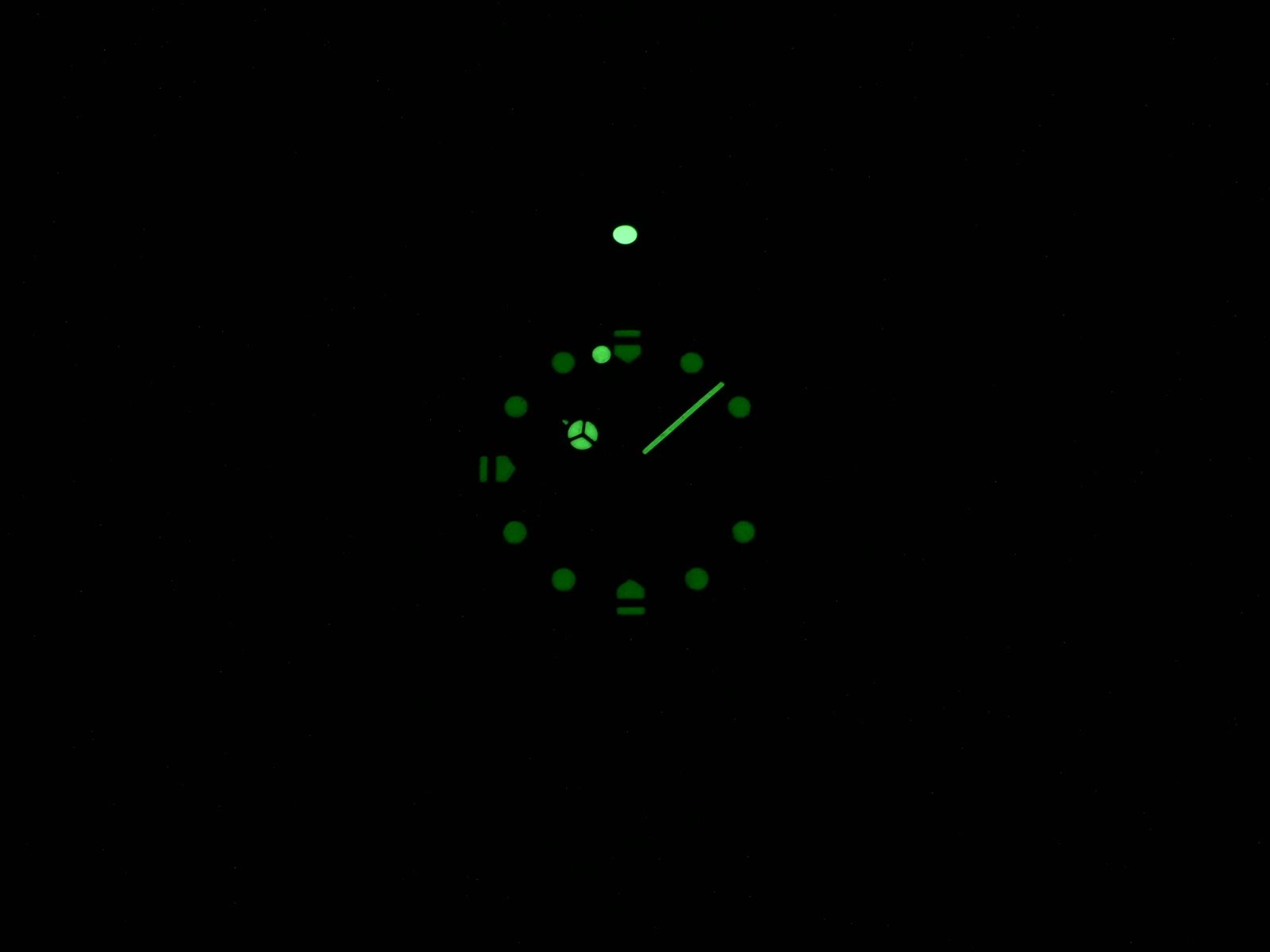 TAG Heuer Formula 1 374.513 night time luminosity